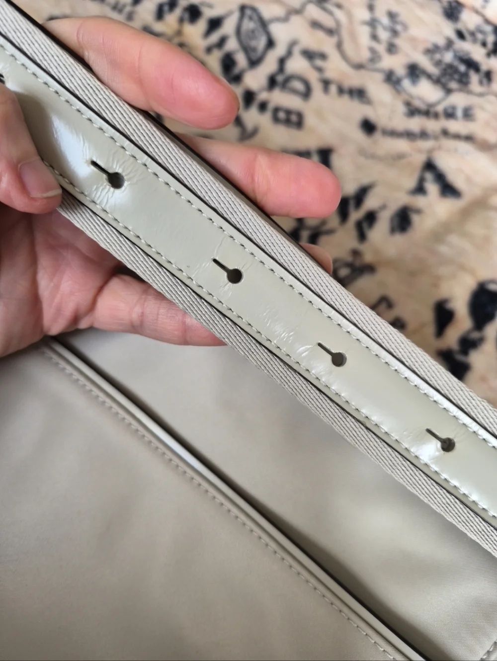 Kate Spade New York Cream/Ivory Messenger Bag